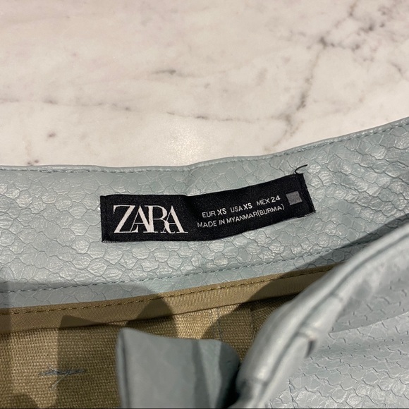 (SOLD ON FB) ZARA Faux Leather Pants - Picture 5 of 6